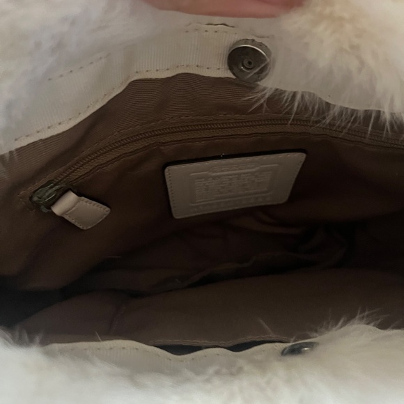 Y2k Vintage Coach rare White Quilted Rabbit Fur Trim 2005 purse - Picture 4 of 6